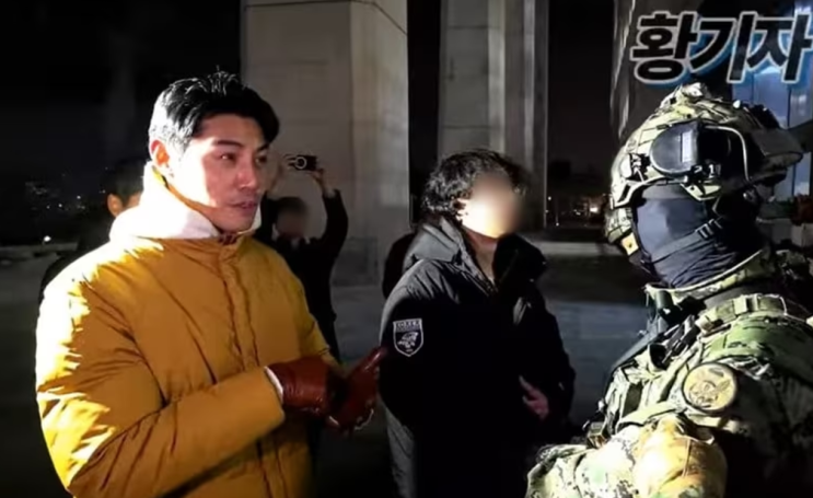  계엄군 앞에 선 배우 이관훈의 용기와 대한민국 비상계엄령 상황