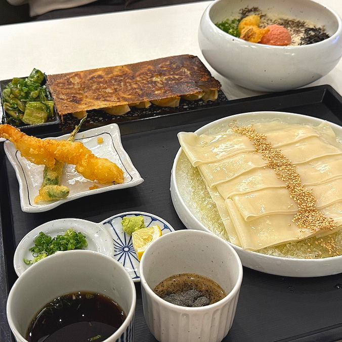  김해박물관 데이트 맛집 넓적우동이 있는 요미우돈교자