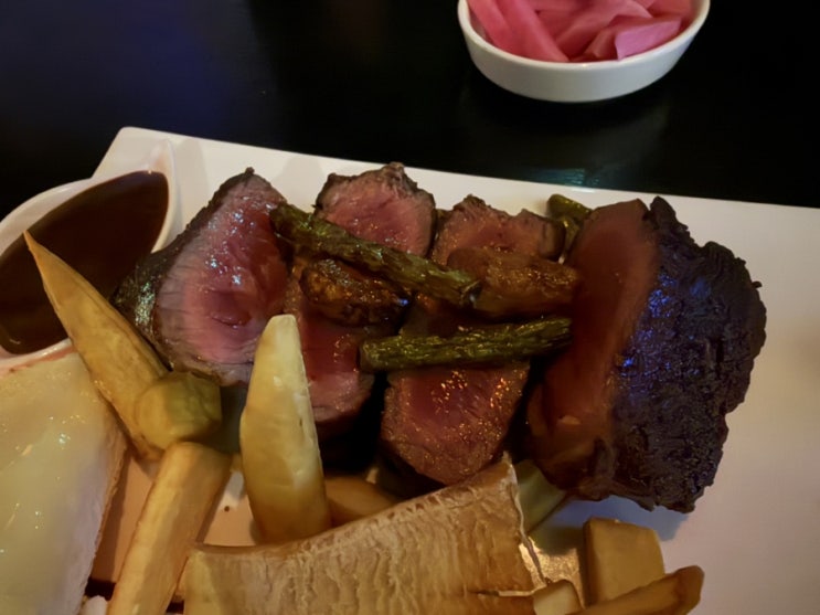  천안 불당동 분위기 좋은 스테이크 맛집 레스토랑 실버래빗