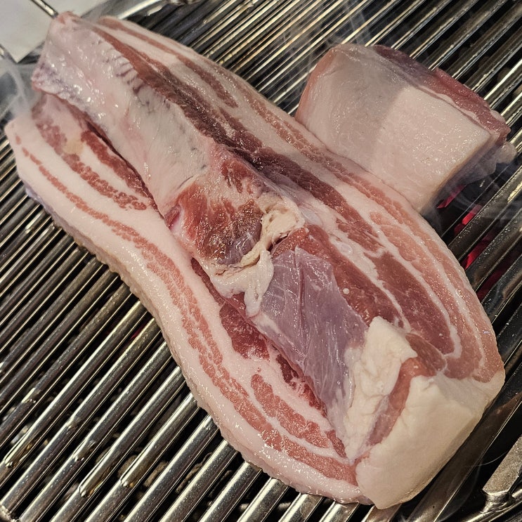  [합정/홍대 다독이네 숯불구이] 합정역 메세나폴리스 맛집: 뼈삼겹갈비와 소갈비살 - 합정역 고기집