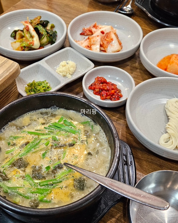  줄서서 먹는 로컬식당 '돌솥밥 추어탕' 봉천역 맛집