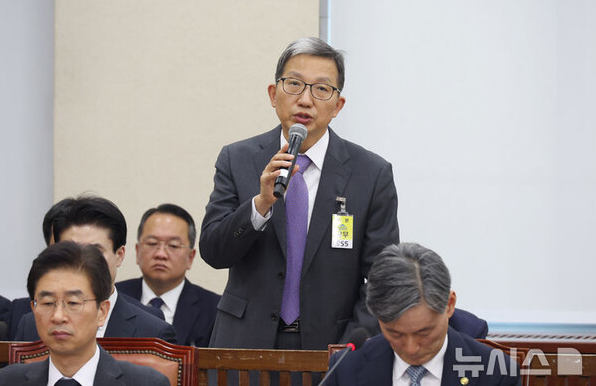 尹 내란혐의 검찰·경찰·<b>공수처</b> 동시에 배당… 세 갈래로 수사?