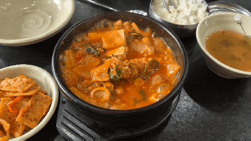  [용인 죽전 단국대 김치찌개 맛집] 손가네칼국수 (집밥스타일 김치찌개, 제육볶음)