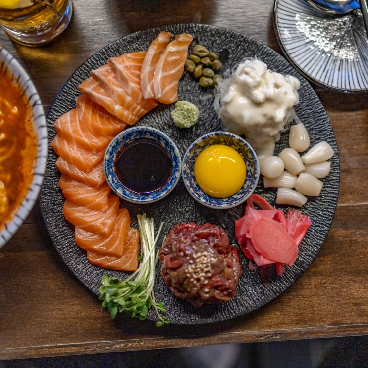  [이수역 이자카야] 연어와 육회가 맛있는 신상 맛집, <주월 이수역점>