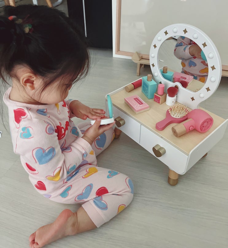  두 돌 여아 장난감, 아기 원목 화장대, 아기 화장놀이 (하페 원목화장대세트)