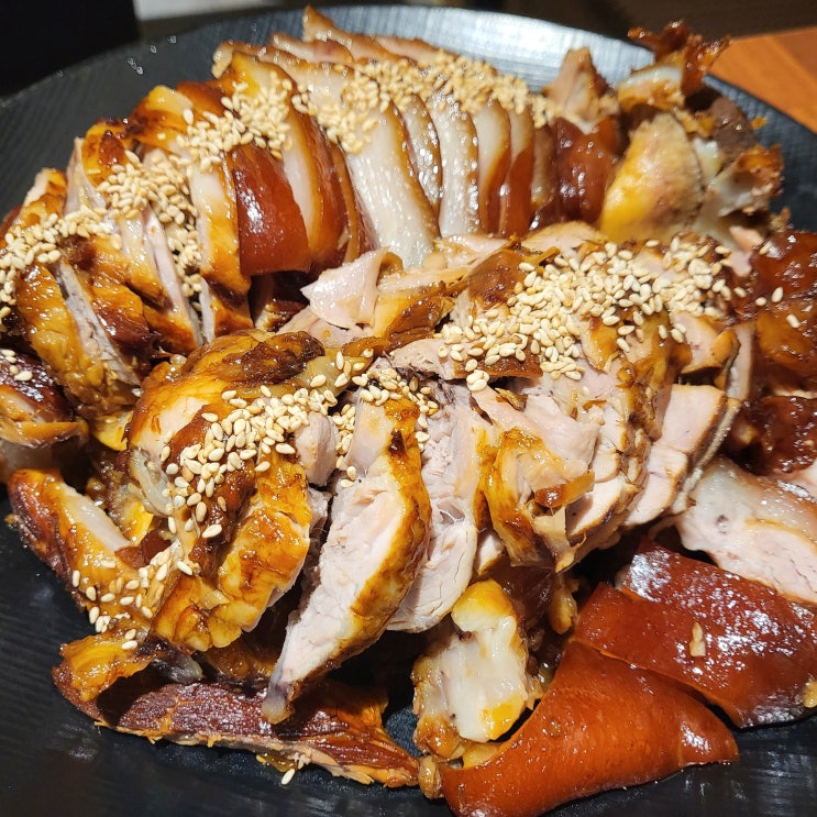  '대한민국만세족발'국내산 생족발을 사장님이 직접 삶아 만드는 인덕원족발맛집.