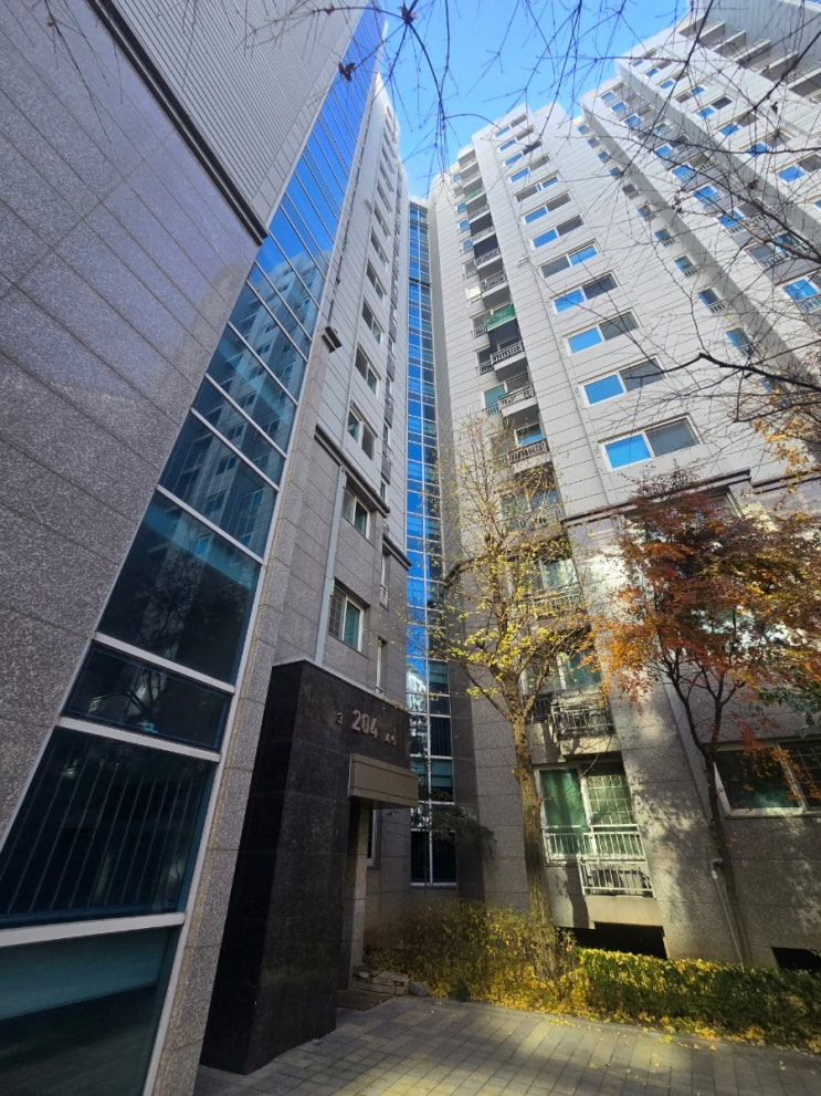  서울시 서대문구 남가좌동(거북골로)  DMC센트레빌 아파트 204동 도기설치 작업 입니다.