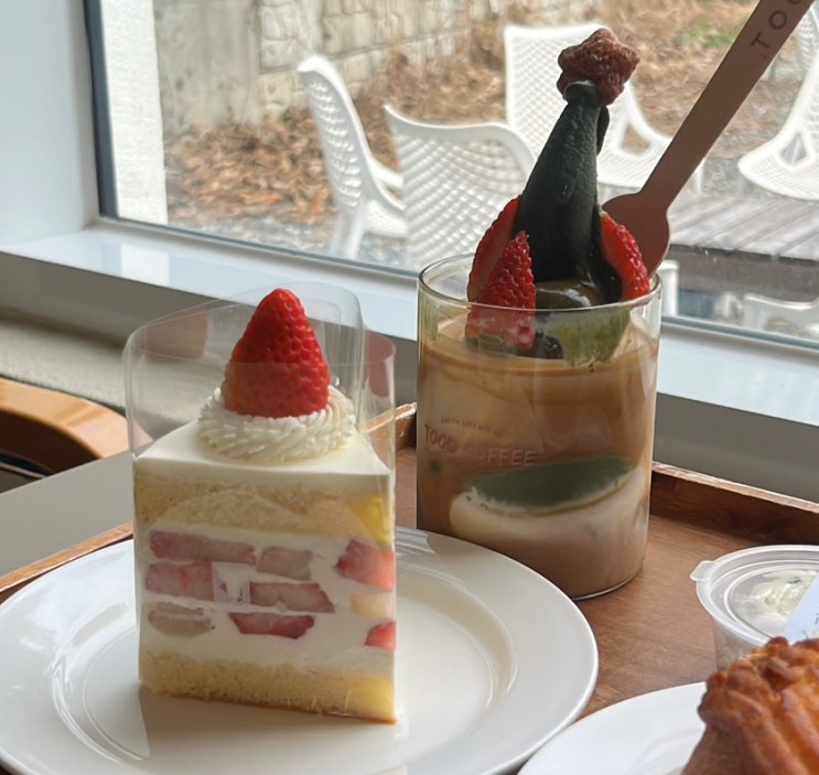 대전 대형카페 대전 크리스마스 포토존 애견 동반 가능한 베이글 맛집 투드커피