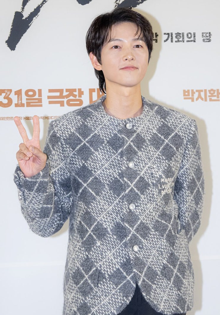 송중기 둘째 득녀 후 첫 공식석상 등장, 애둘 아빠같지 않은 근황 (영화 보고타 제작발표회)