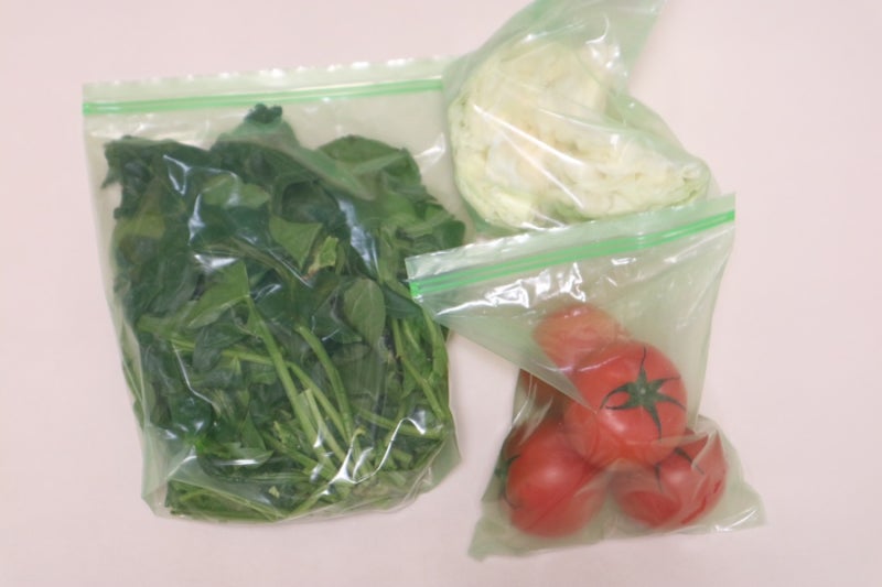 [주방살림꿀템] 과일 야채 오래 보관하는 꿀팁 퍼뉴지퍼백 (토마토 시금치 보관방법)
