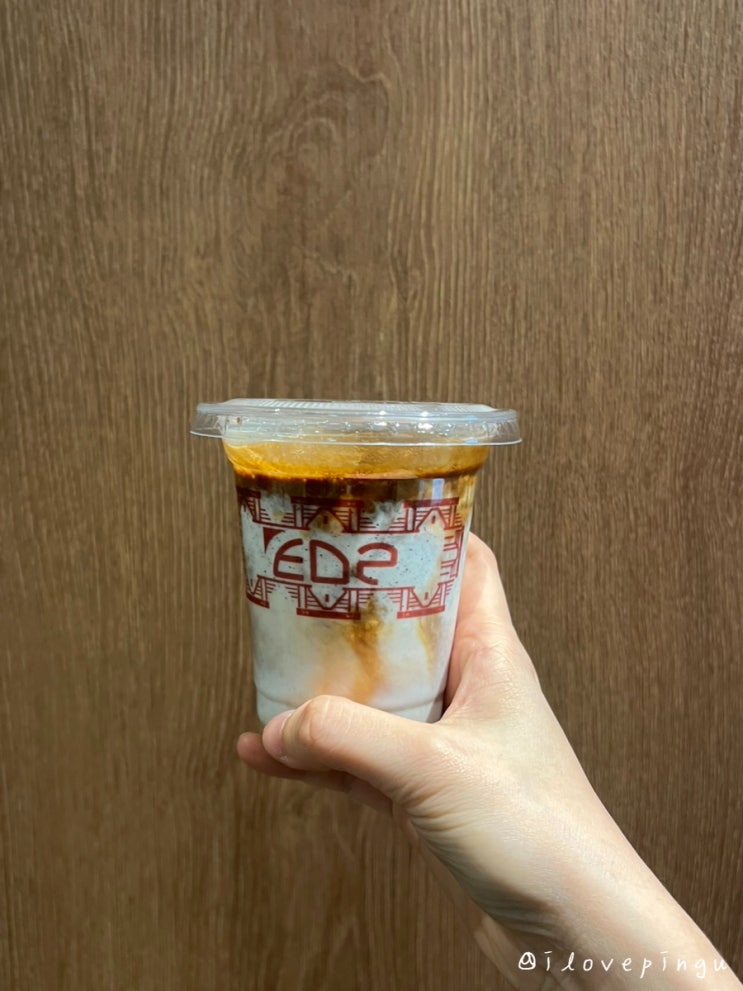  더현대 팝업스토어 툇마루 커피 흑임자 라떼 후기
