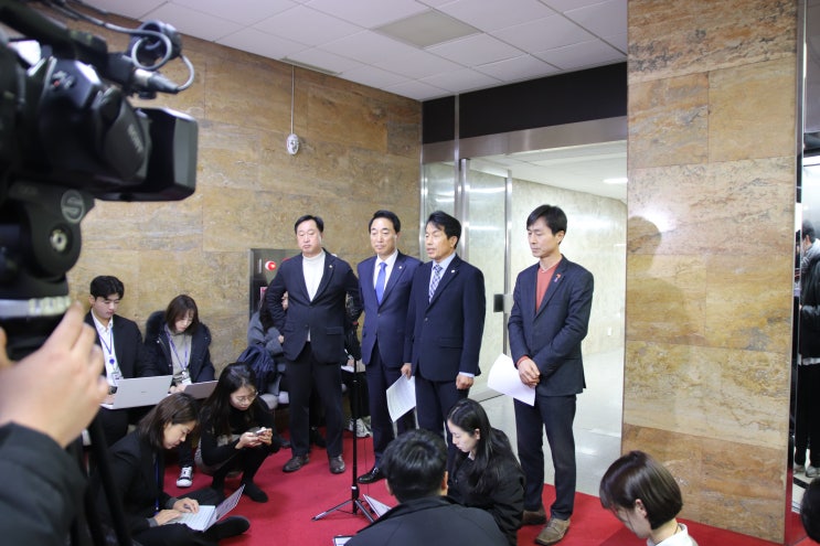 <<b>윤석열탄핵</b>국회의원연대> <b>탄핵</b> 촉구 입장문