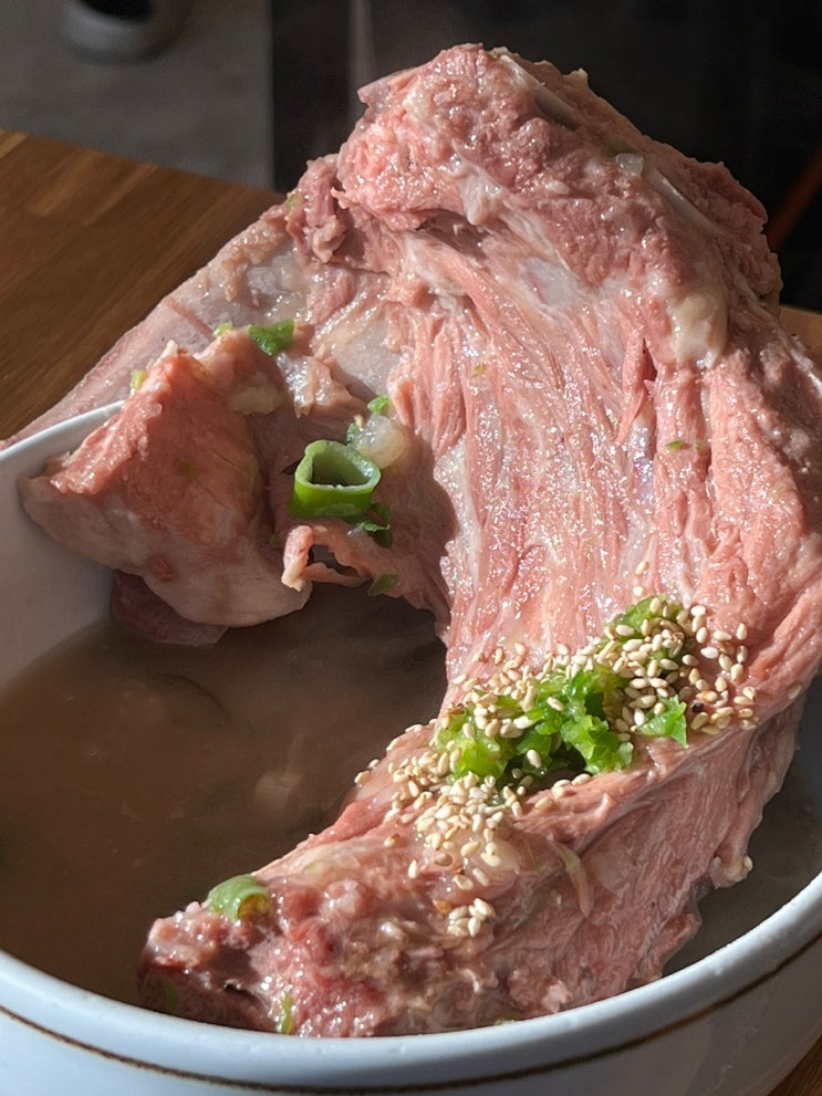  제주 공항 근처 맛집 : 넉둥베기 (feat.접짝뼈국)