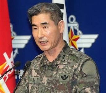 <b>계엄</b>주동자 국방<b>장관</b> 김용현 사형, 프로필