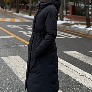 노비스 NOBIS 라라 벨티드 롱 패딩 블랙