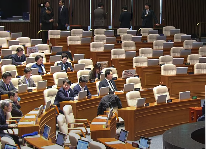 <b>김건희</b> 특검 부결 세번째 표결 여론<b>조작</b> <b>주가조작</b>