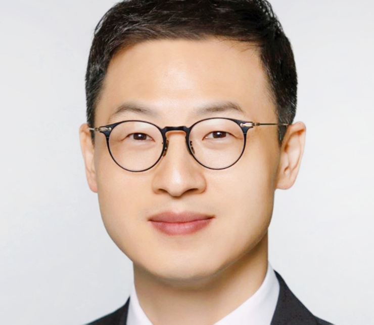 <b>김상욱</b> “윤대통령 자격없다. 그러나 <b>탄핵</b>에는 반대했다” 이게... 