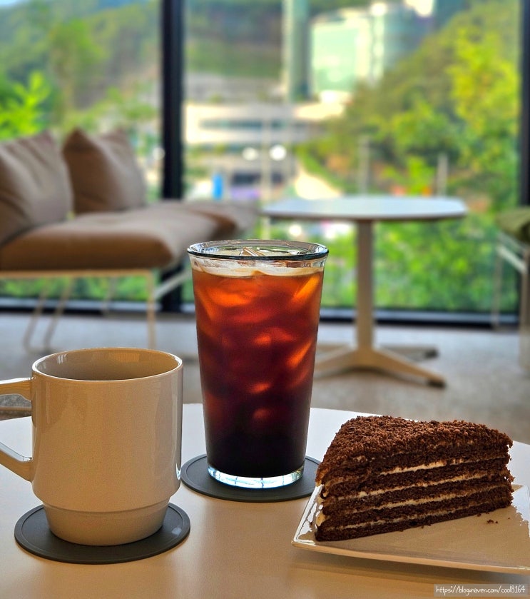  포항 이동 카페, 도심 속 마운틴뷰 디저트 맛집, 보스턴커피 포항점(Boston Coffee)