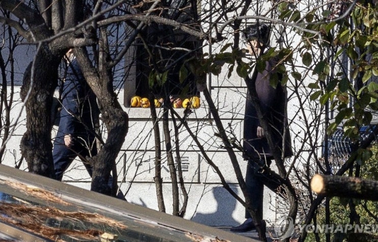 절박함에 <b>계엄</b>했다는... 한총리·<b>한동훈</b>, 총리공관서 긴급회동!