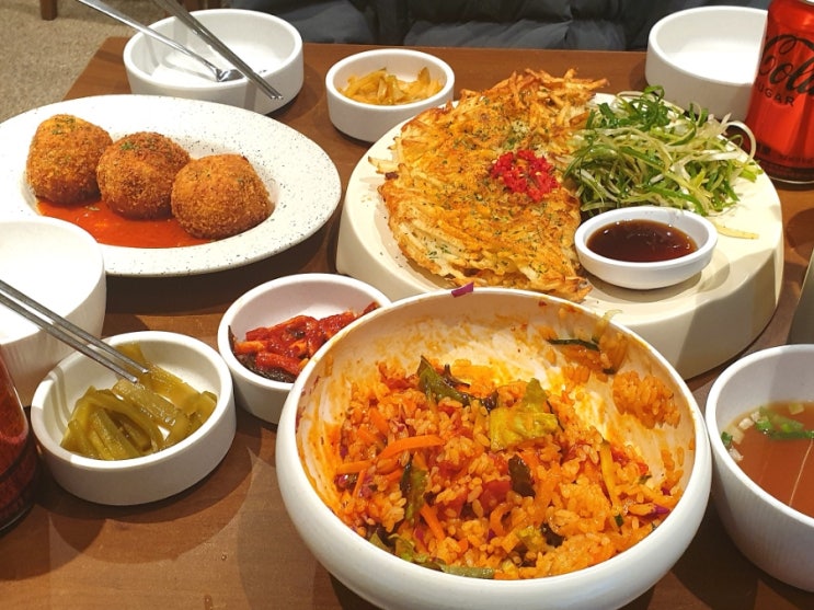 경주 황리단길 맛집 『취향가옥』 육회비빔밥, 소고기 치즈 감자전, 날치알 아란치니 후기 경주 황리단길 맛집 『취향가옥』 육회비빔밥, 소고기 치즈 감자전, 날치알 아란치니 후기