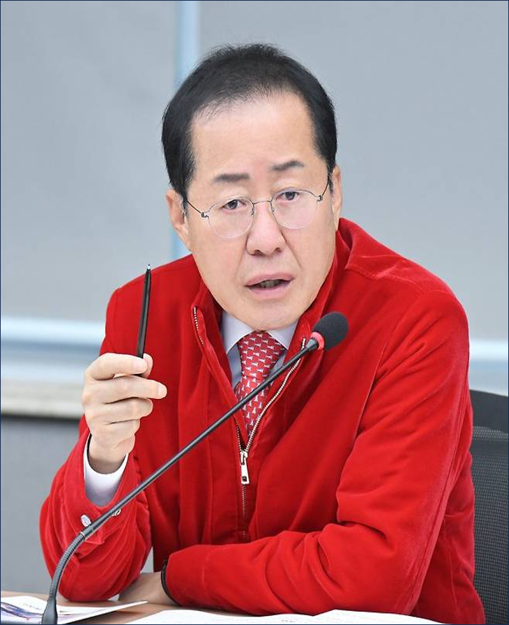 "尹은 병정놀이, 韓은 <b>탄핵</b>놀이"..<b>홍준표</b> "철부지 난동도 아니고... 