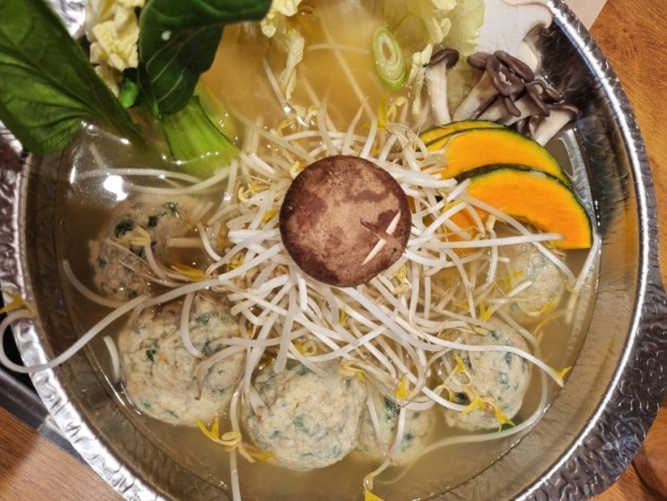  왕십리역 만두전골 맛집 단정 굴림만두 전골