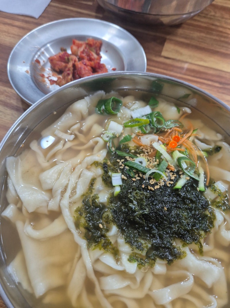 홍두깨칼국수 이미지