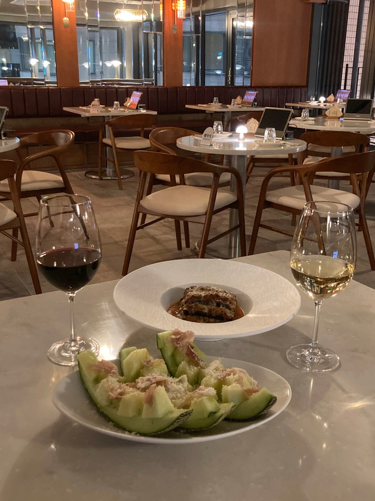  강남 신논현역 맛집 생일파티 모임하기 좋은 양식 룸 레스토랑 베네티