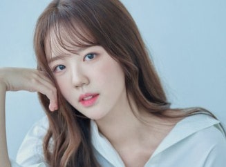 <b>지예은</b>의 '<b>런닝맨</b>' <b>먹방</b> 사건! 벨트가 터졌다고?! 프로필 나이... 