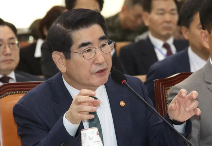 검찰 <b>특수본</b>, <b>김용현</b> 전 국방장관 <b>긴급체포</b>