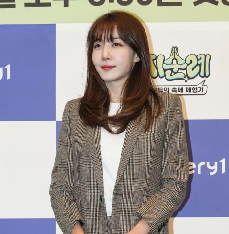 김이나 일베 논란 해명 2찍 여자는 3일에 한번 패야