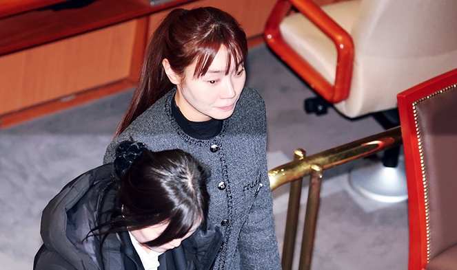 김예지 의원, 탄핵소추안 찬성표 던진 이유
