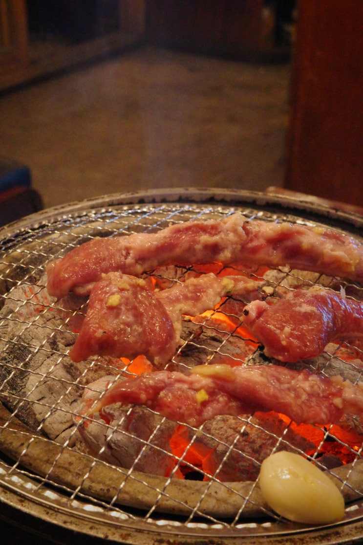  용산 용리단길 맛집 홍홍 화로구이 고깃집