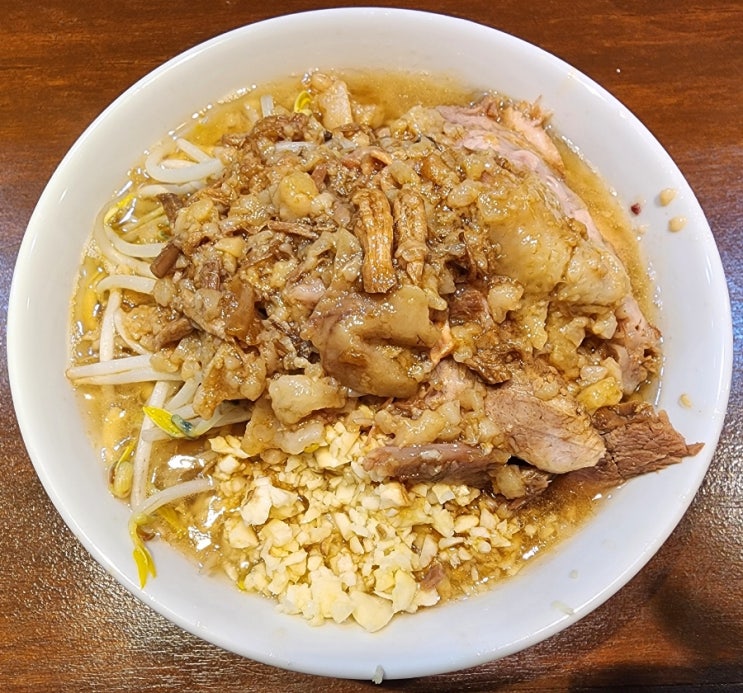  류진 - 신규 오픈한 망원동의 서울 지로라멘 맛집! "첫 지로 도전기"