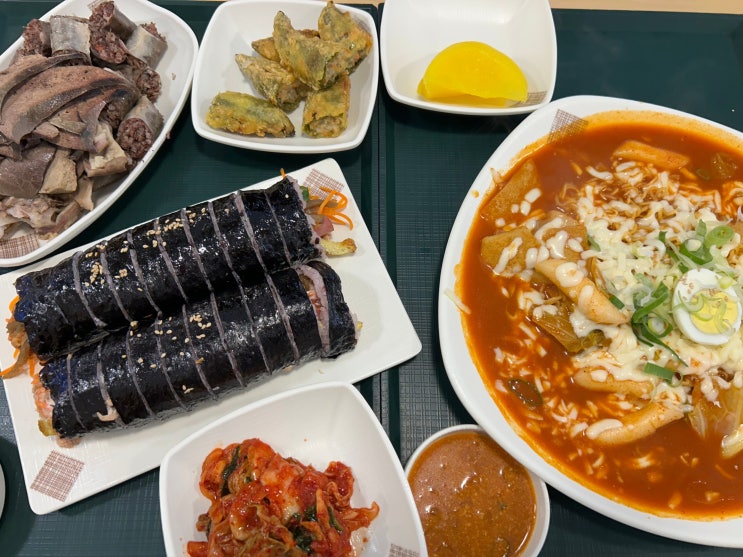  문전성시로 고려대생들이 줄서서 먹는 분식 맛집<고른햇살>(참치김밥, 제육김밥, 고기고추튀김, 치즈라볶이, 토종순대)