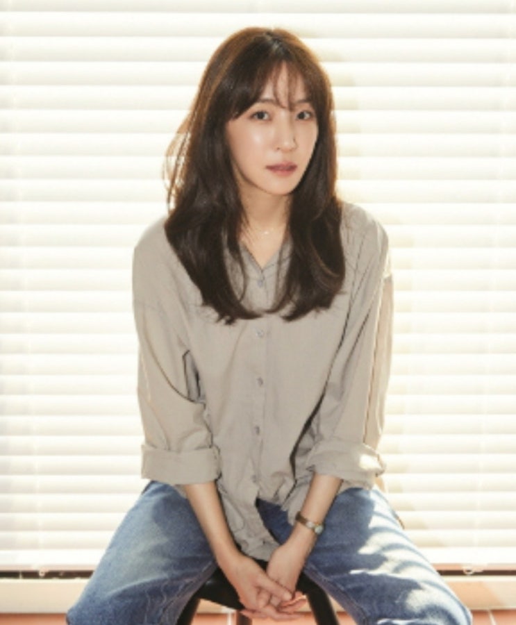 <b>김이나</b> 프로필: <b>일베 논란</b>과 남편 조영철, 학력까지 살펴보기