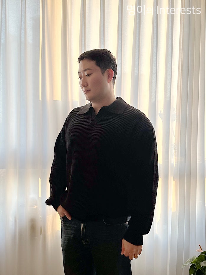  찾기 힘든 상체 발달형 남자 오버핏 카라 니트 보스트핏