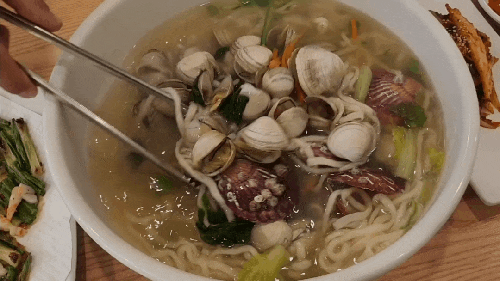  오산맛집 다와칼국수 조개 듬뿍 들어간 동죽 칼국수와 바삭한 해물파전까지 완벽 그 자체!