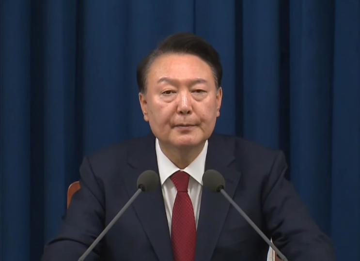 전례 없는 현직 대통령 출국금지, 윤석열 <b>내란 혐의</b>로 <b>조사</b> 확대... 