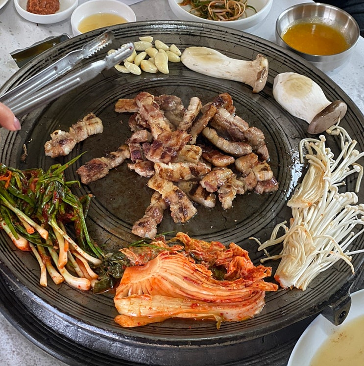  진해 맛집 마천산장:독립된 방갈로 모임장소로 좋은 삼겹살맛집