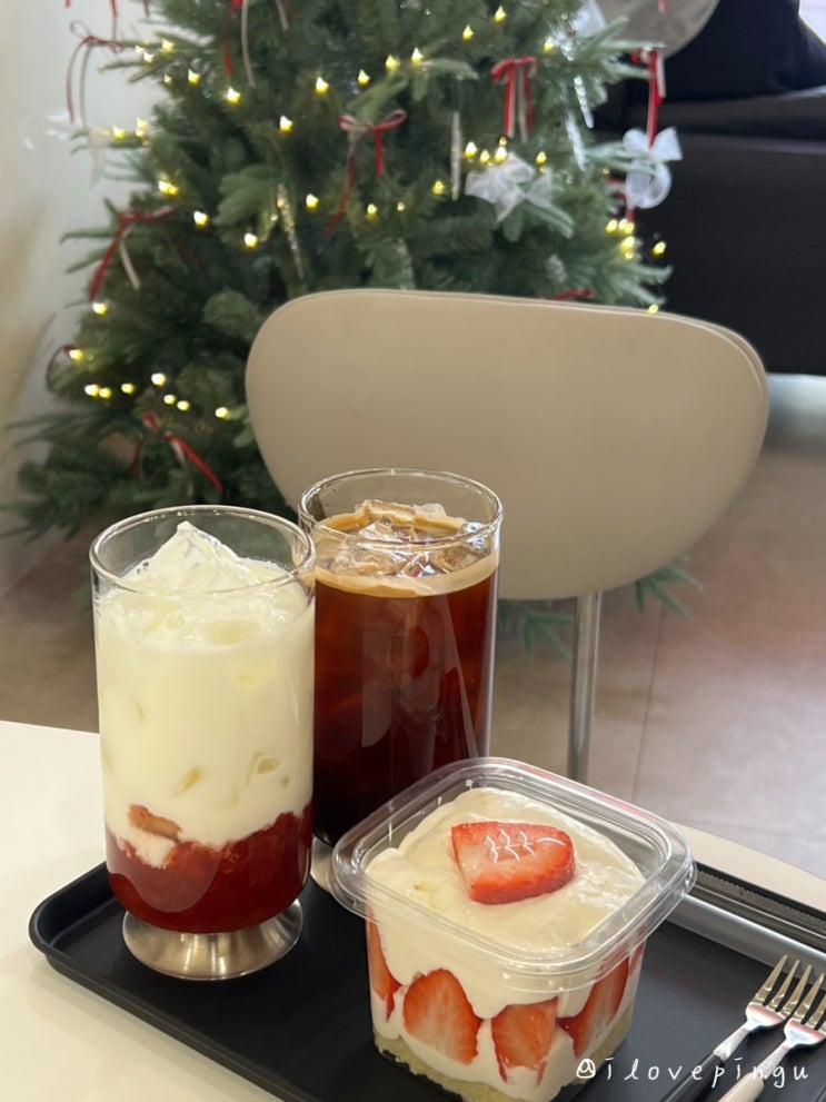  청라 딸기 디저트 맛집 신상 카페 위븐 내돈내산 솔직후기