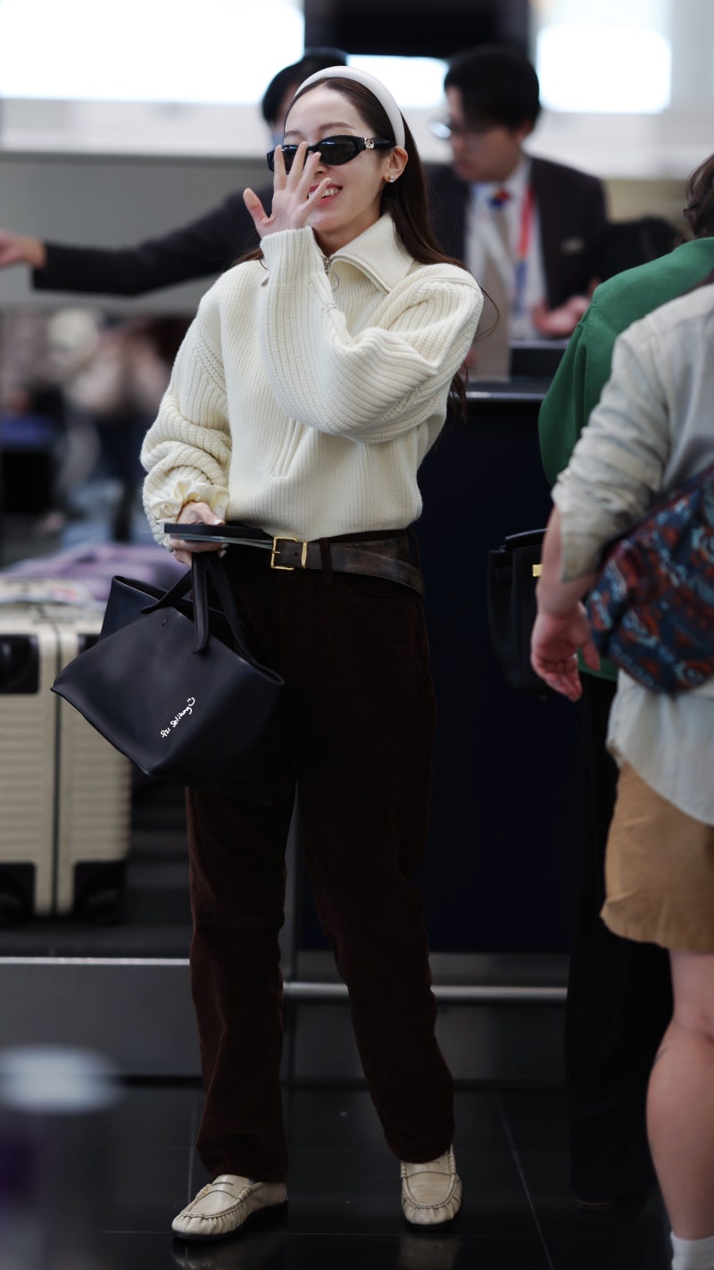 241208 제시카 정 HKA 공항