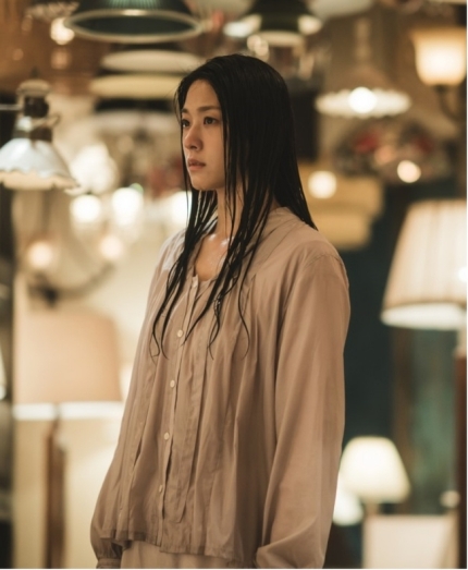 <b>김설현</b>, ‘<b>조명가게</b>’에서의 첫 장르 도전! 강렬한 <b>연기</b> 변신과... 