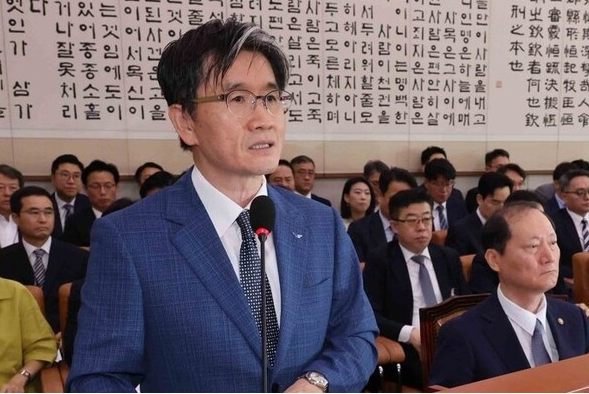 최근 공수처장이 <b>윤석열 대통령</b>의 <b>출국금지</b> 지시를 발표한... 