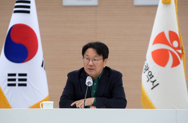 <b>강기정 광주시장</b>, <b>민생경제</b>·시민일상 지키는데 최선- 비상계엄... 