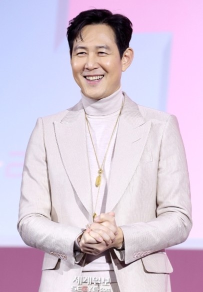 <b>이정재</b>가 <b>이병헌</b>에게 우쭈쭈한 이유 프로필(오징어 게임2... 