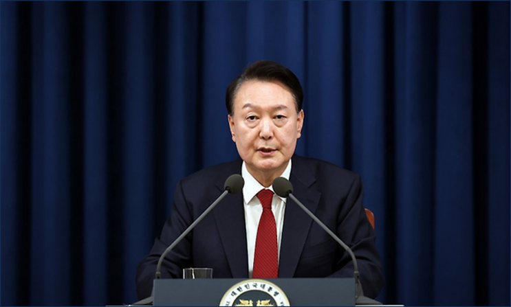 한동훈 “대통령 <b>직무</b>배제” 말뿐, <b>국방부</b> 국군통수권 “尹에... 