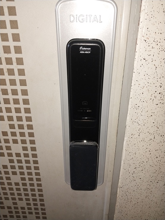  군포시도어락 설치를 당동 대흥아파트에 게이트맨 푸시풀도어락 GP-300R로 깔끔하게 설치했습니다