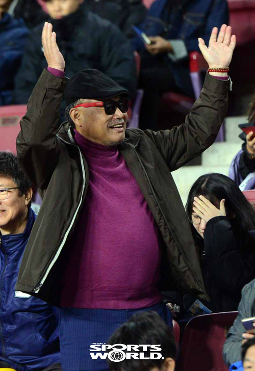 <b>김흥국</b>, <b>尹 대통령 퇴진</b>?…“너나 잘해”