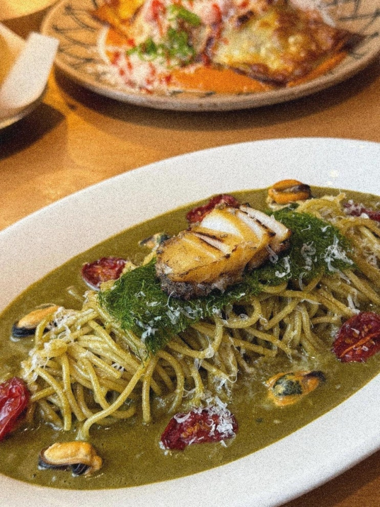  용리단길 맛집 크리스마스 분위기에 어울리는 곳